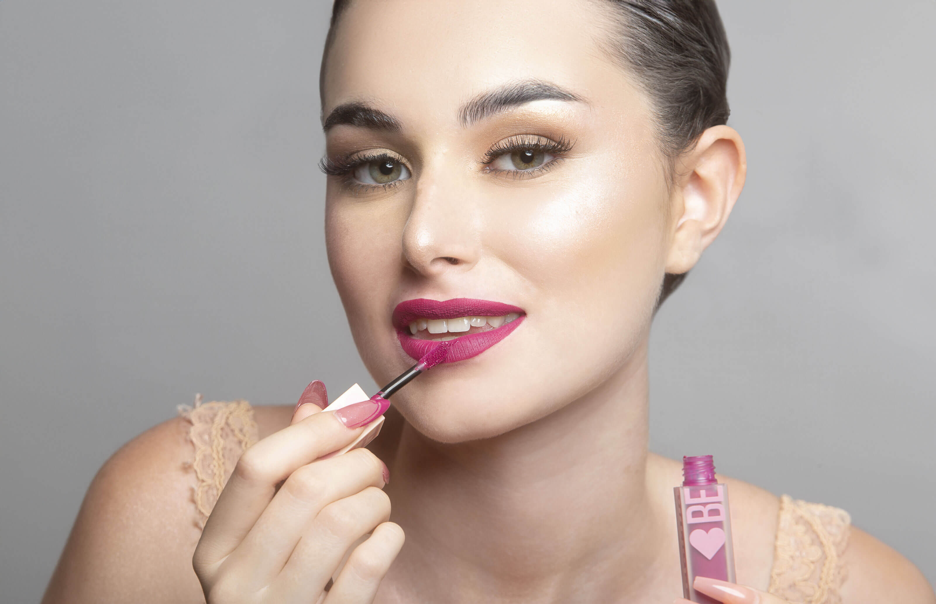 Set Be Fluid lip color Persepolis + Smalto Cglam